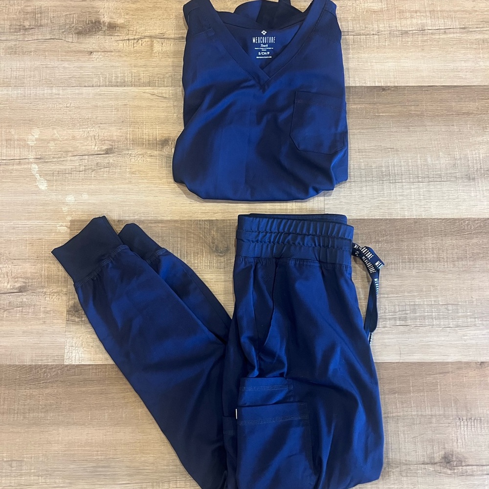 Med Couture scrub set